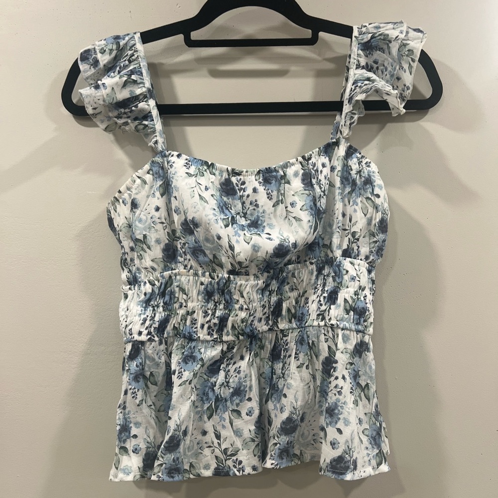 Mi Ami Francesca’s Floral ruffle tank